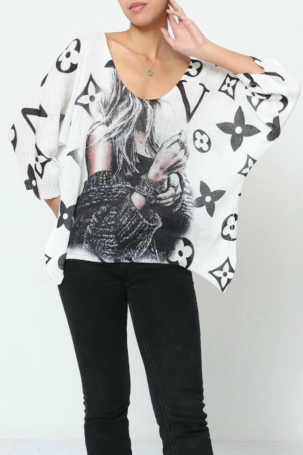 3/4 sleeve v-neck knitted sweater