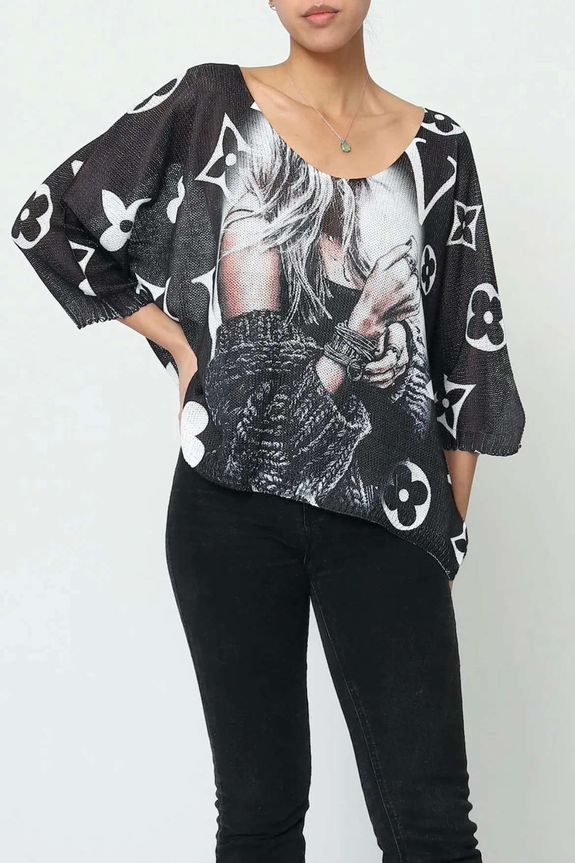3/4 sleeve v-neck knitted sweater