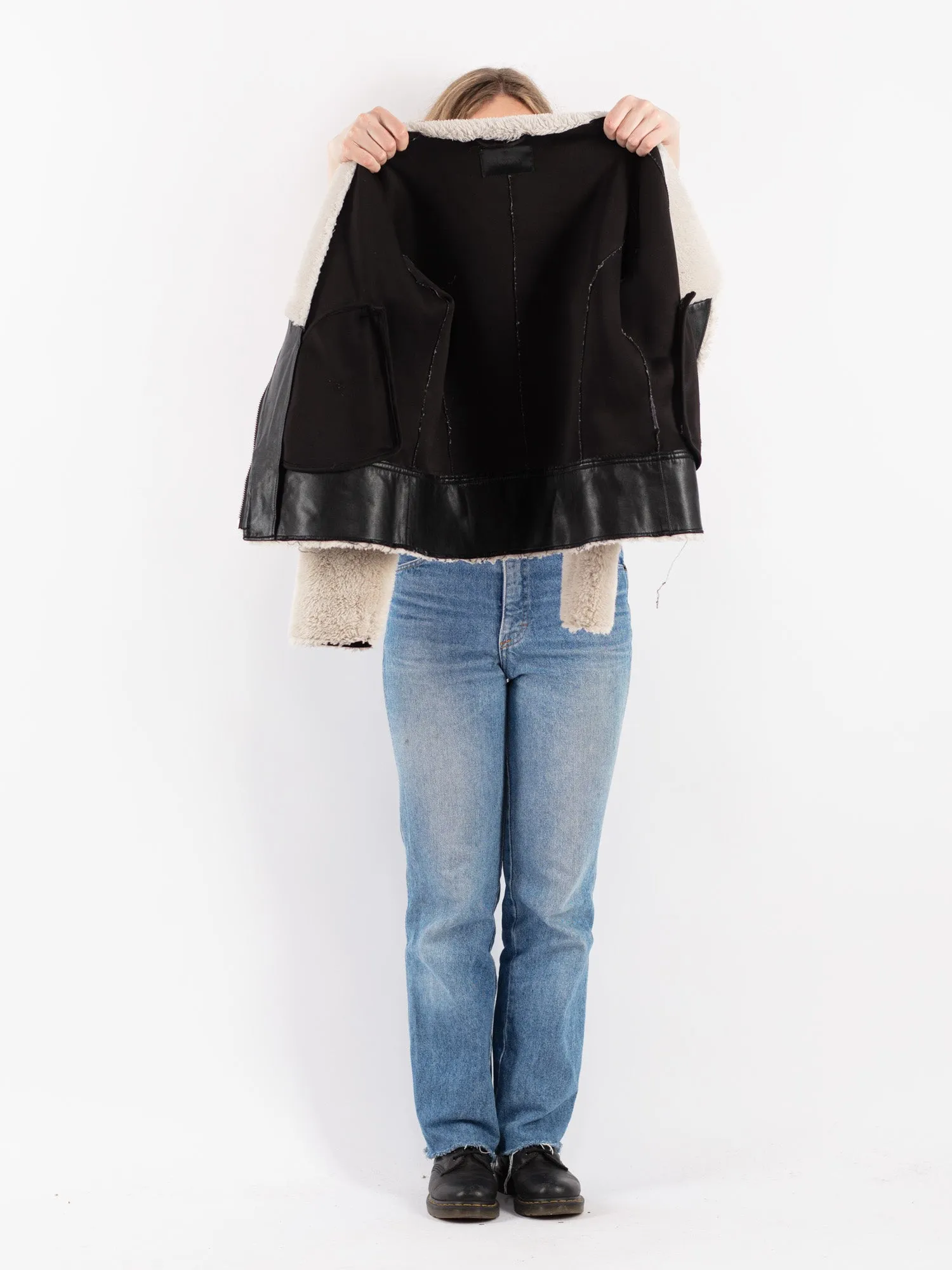 Vintage 00's Women Sherpa Jacket in Beige