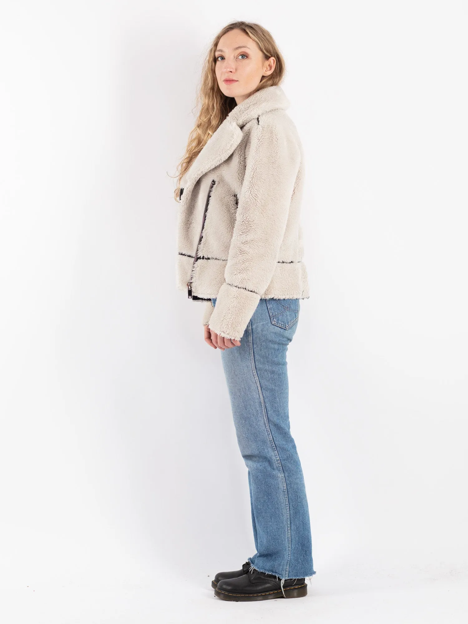 Vintage 00's Women Sherpa Jacket in Beige